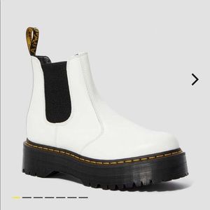 White Dr. Martens 2976 Smooth Leather Platform Chelsea Boots. Size 7